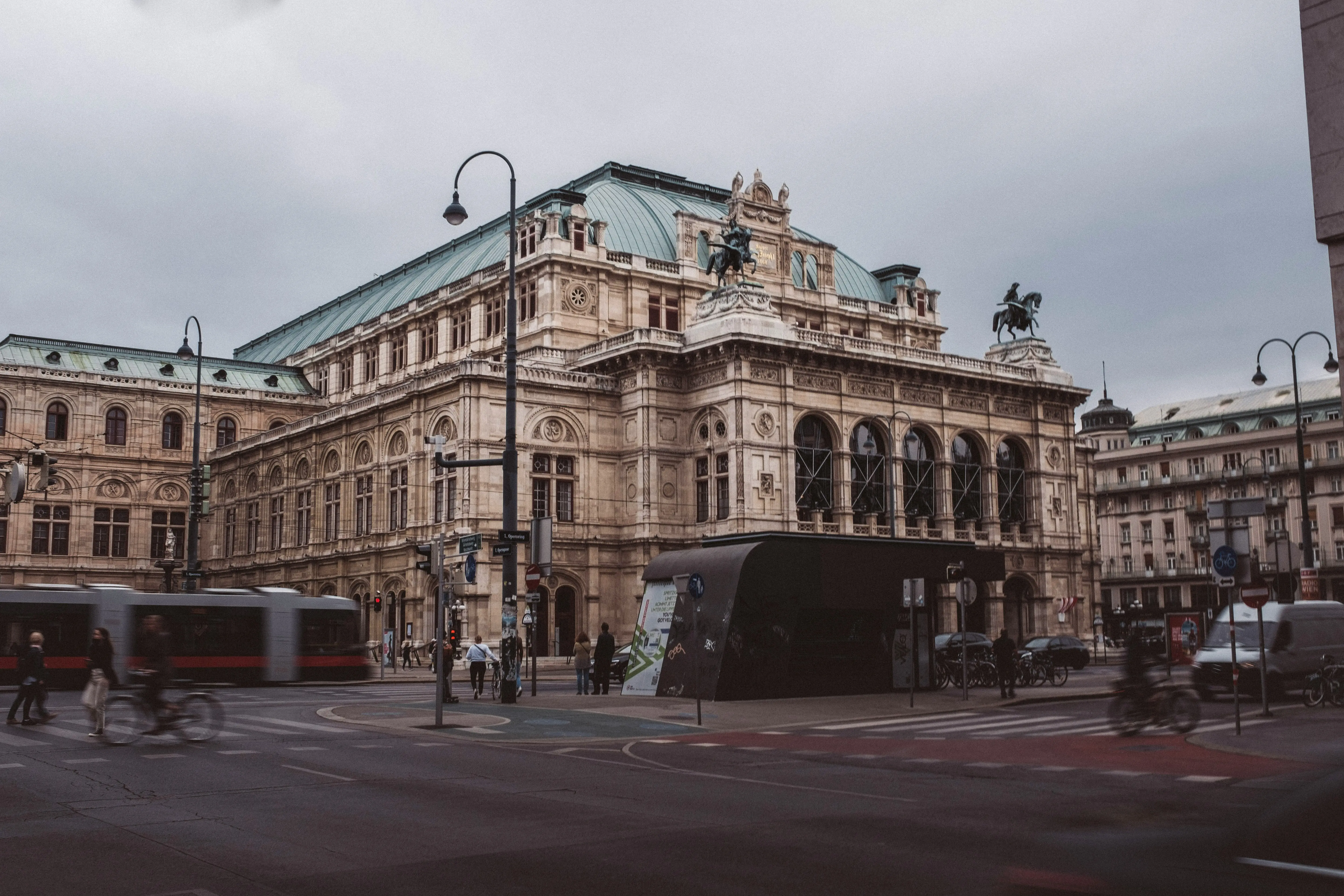 Wiener Staatsoper cover