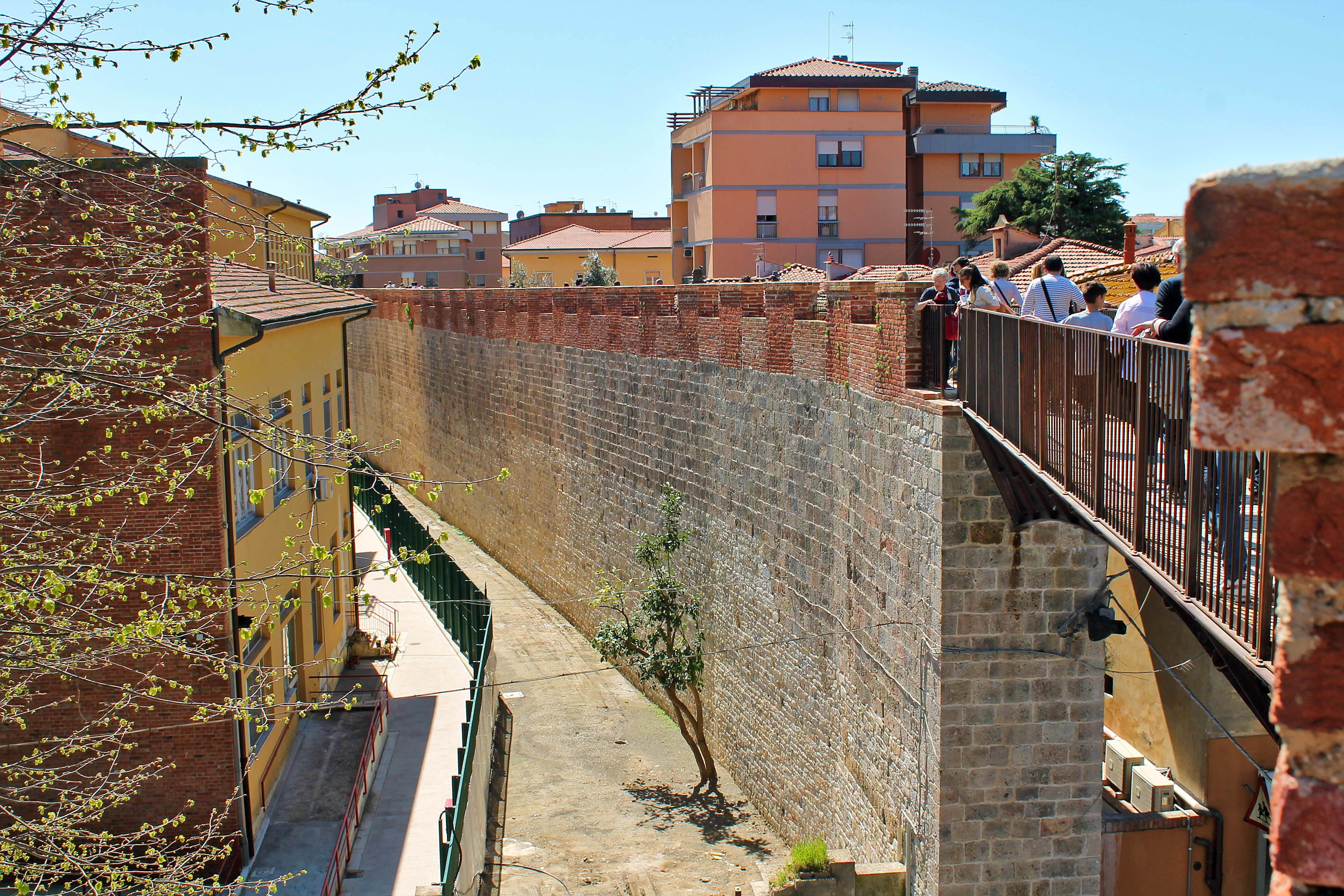 Scotto Garden, the city walls and Dante Square cover