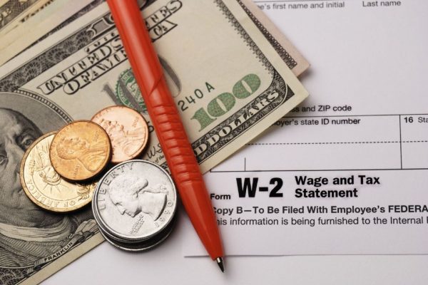 1099 vs W-2: The difference between employees and contractors