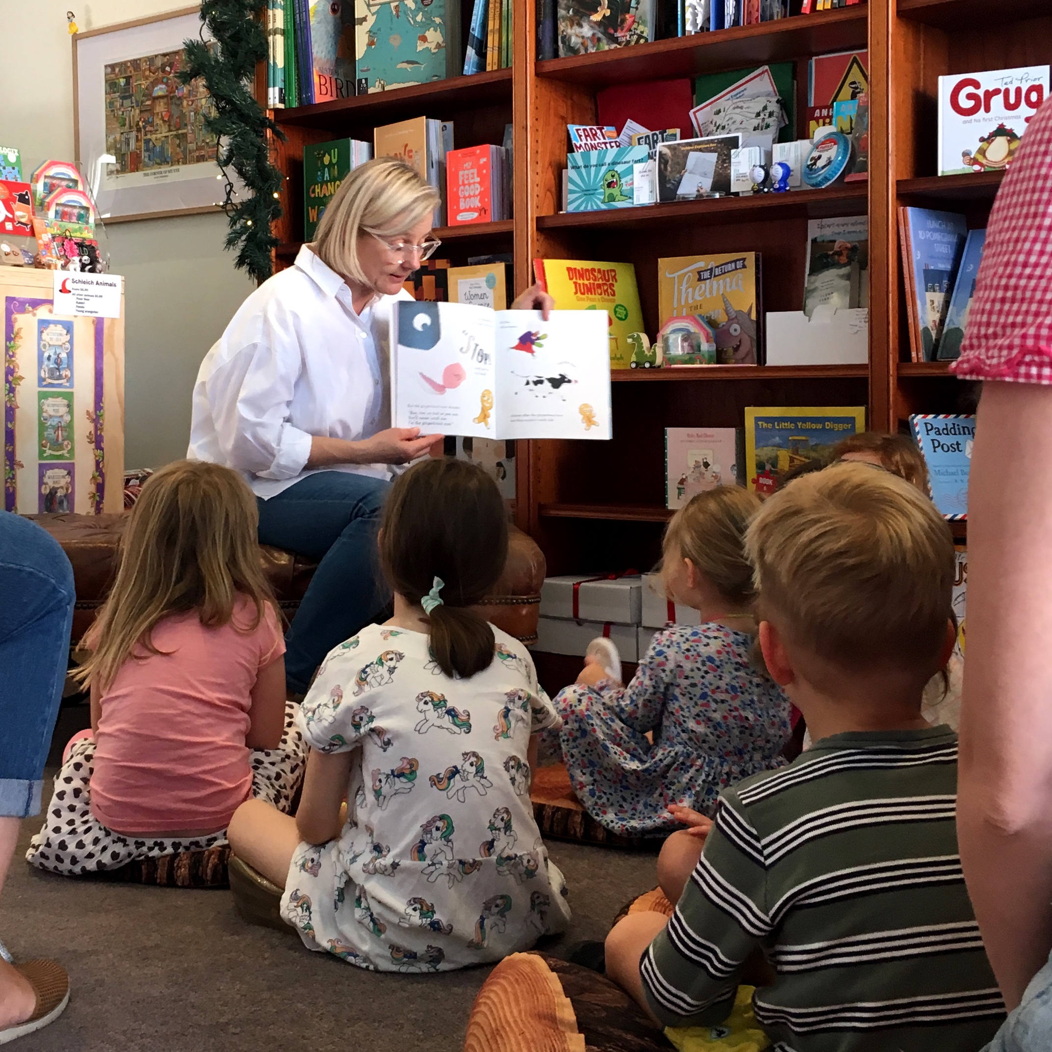 Gingerbread story time and cookie decoration