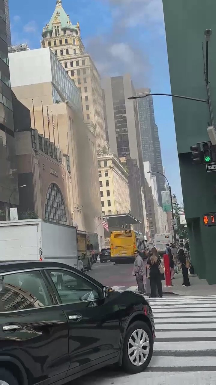 Tiffany & Co. catches fire in Midtown, leaving two people injured