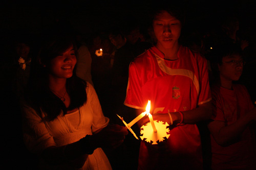 Light It Up: CHC Candlelight Service 2009 