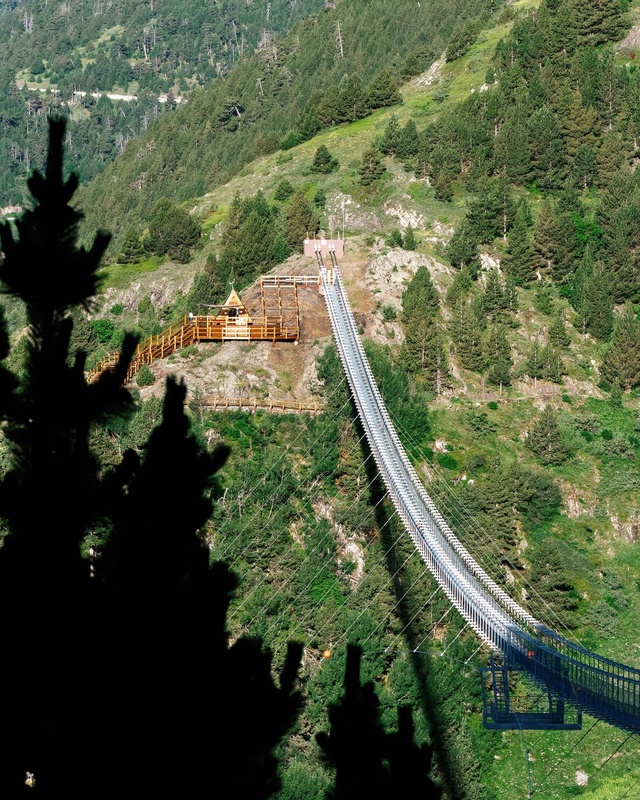 Accés Pont Tibetà