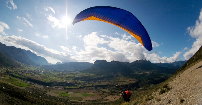 Vuelo acrobático en parapente