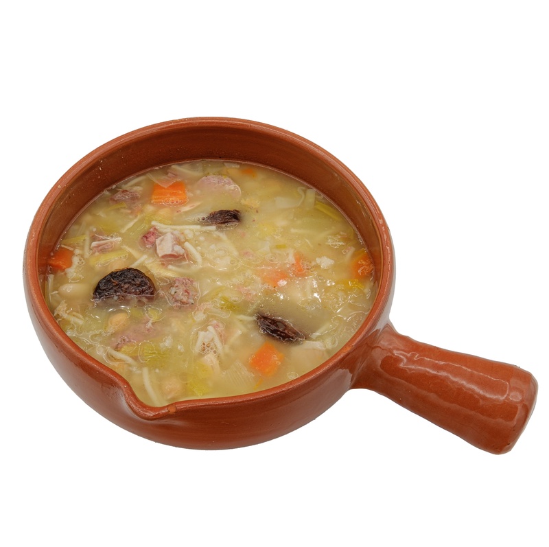 Escudella barrejada (meat and vegetable soup Catalan style)