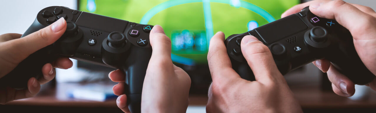 Playing online games is linked to better performance at school among  teenagers