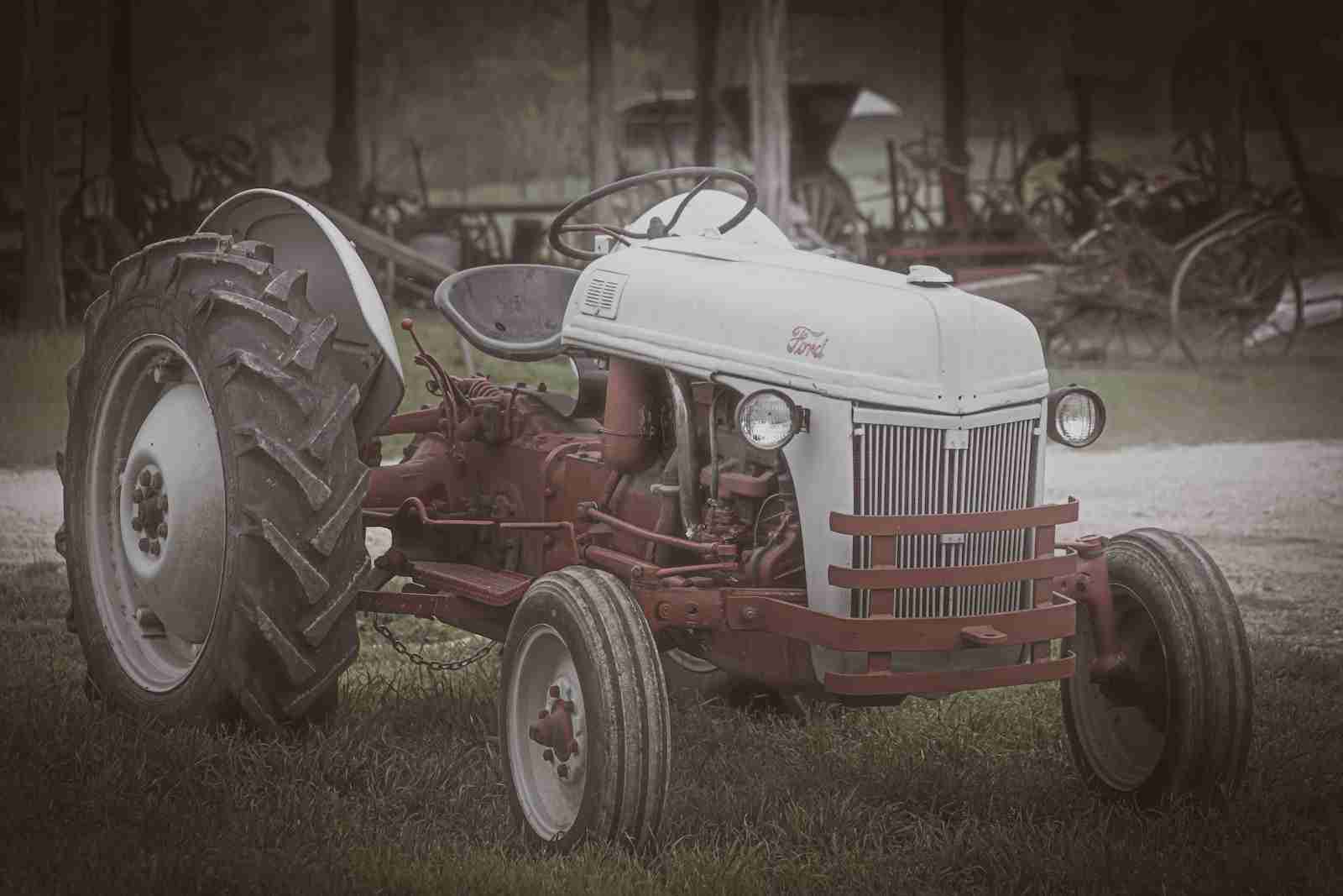 Discovering Classic Tractors on eBay Europe?