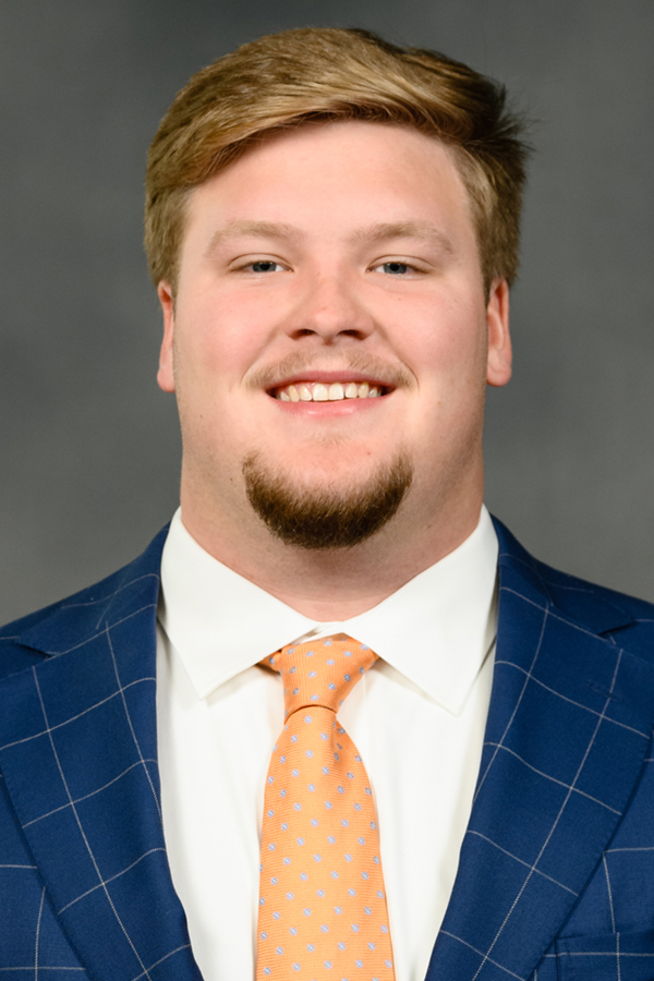 Harris Sewell headshot
