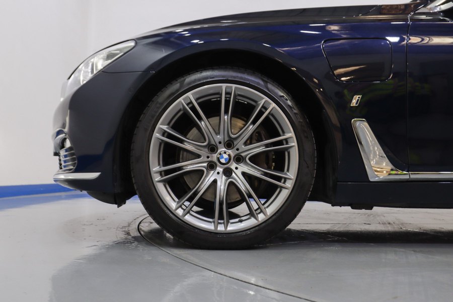 BMW Serie 7 Híbrido enchufable 740e iPerformance 10