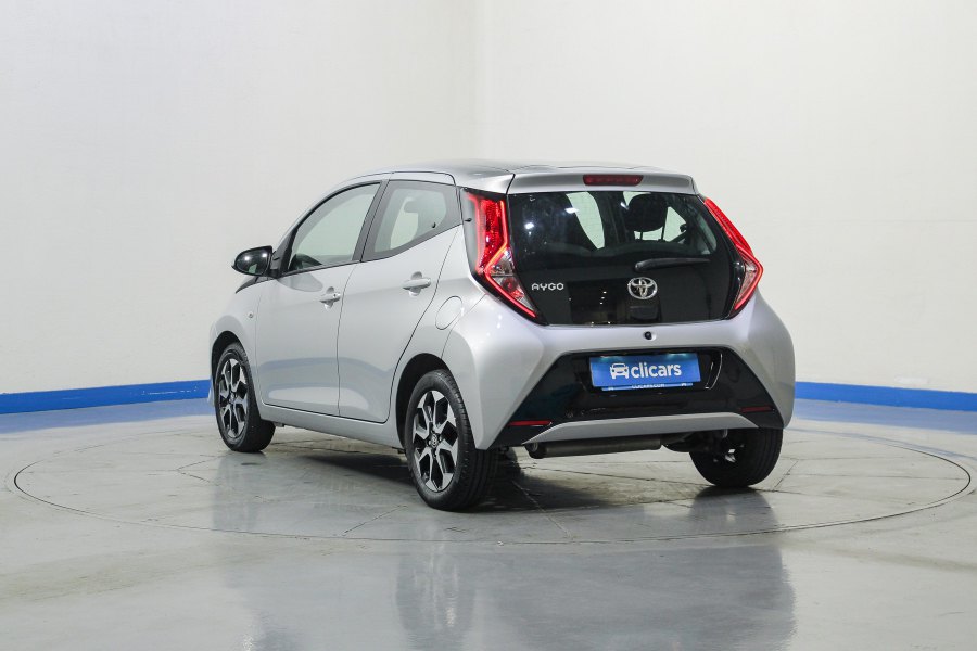 Toyota Aygo Gasolina 1.0 70 x-play 8