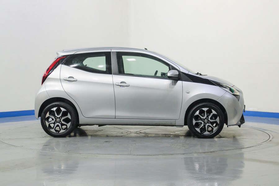 Toyota Aygo Gasolina 1.0 70 x-play 6