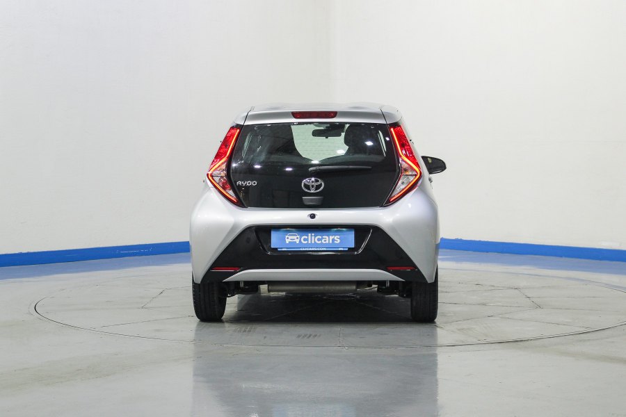 Toyota Aygo Gasolina 1.0 70 x-play 4