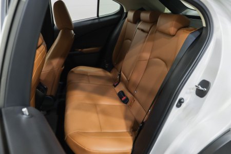 Lexus UX Híbrido 2.0 250h Executive Navigation 34