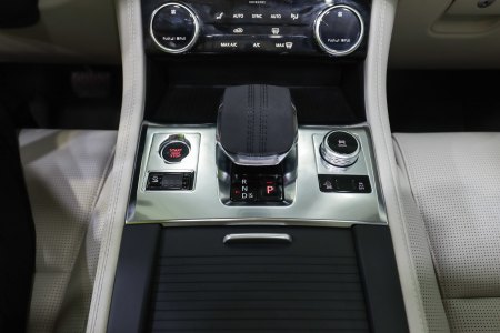 Jaguar F-Pace Mild hybrid 2.0D I4 204PS AWD Auto MHEV R-Dynamic SE 31