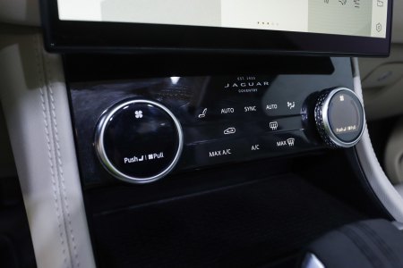 Jaguar F-Pace Mild hybrid 2.0D I4 204PS AWD Auto MHEV R-Dynamic SE 32