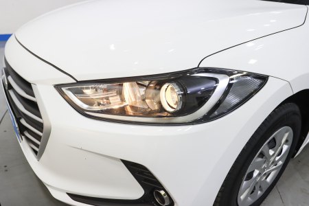 Hyundai Elantra Gasolina 1.6 MPI Klass 11