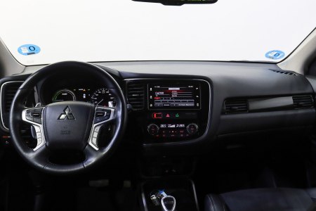 Mitsubishi Outlander Híbrido enchufable 2.0 PHEV Kaiteki Auto 4WD 14