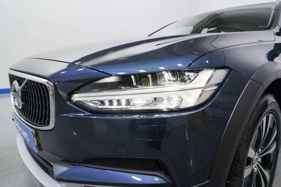 Volvo V90 Cross Country Diésel 2.0 D4 AWD 9