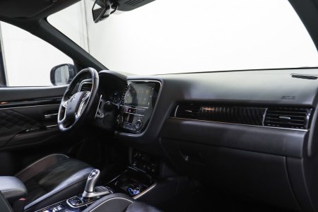 Mitsubishi Outlander Híbrido enchufable 2.4 PHEV Kaiteki Auto 4WD 38
