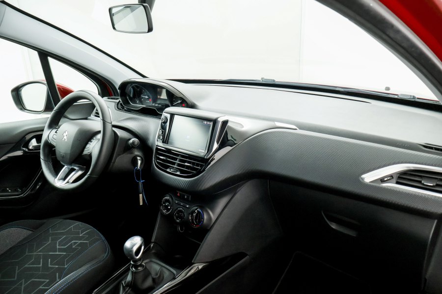Peugeot 2008 Gasolina 2008 1.2 PureTech S&S Signature 110 33