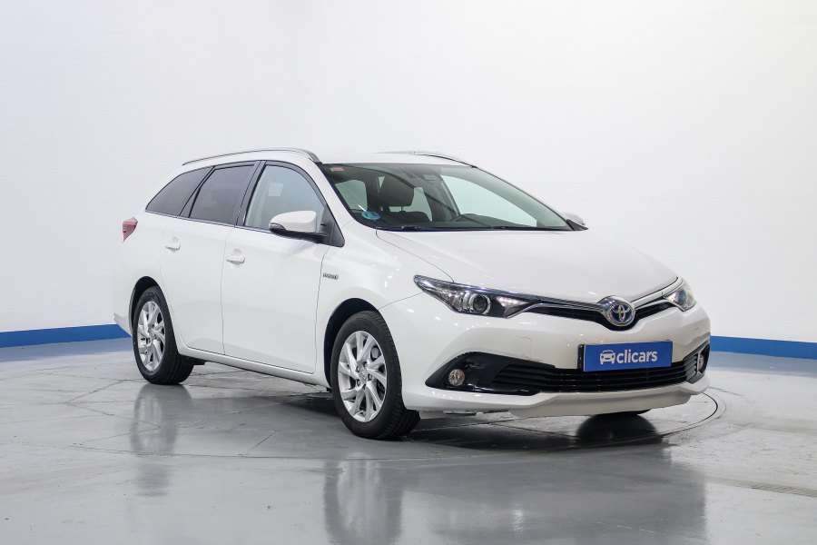 Toyota Auris Híbrido 1.8 140H Active Touring Sports 3