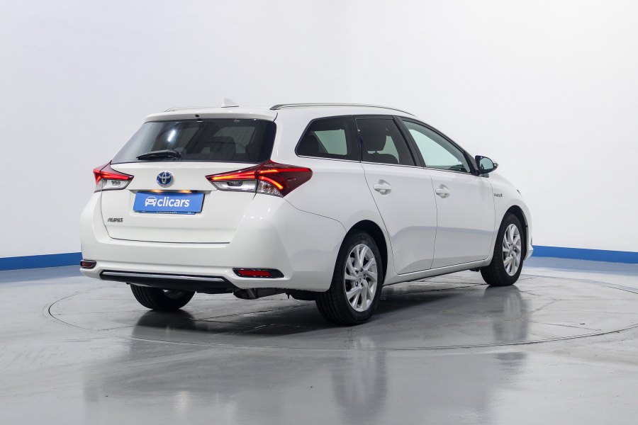 Toyota Auris Híbrido 1.8 140H Active Touring Sports 5