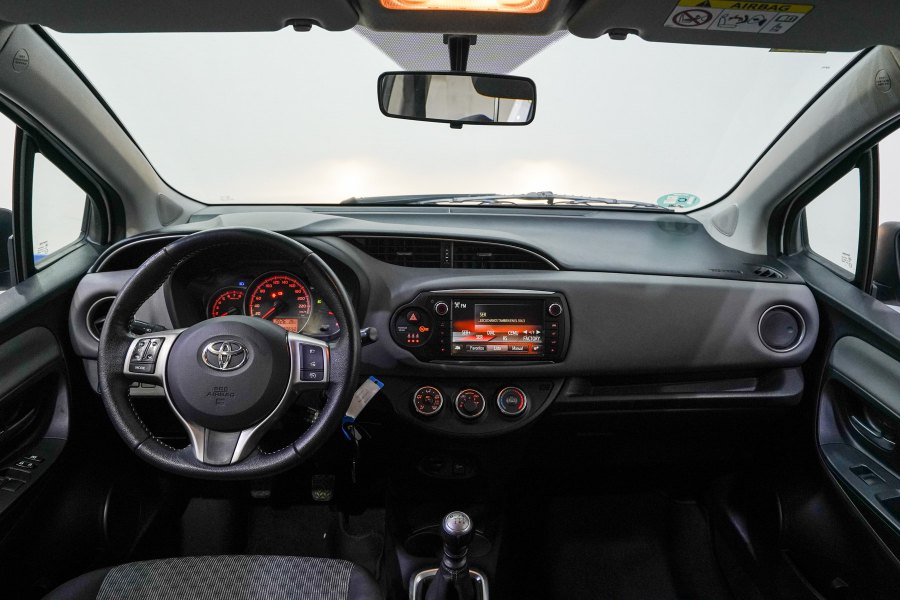 Toyota Yaris Gasolina 100 Active 6