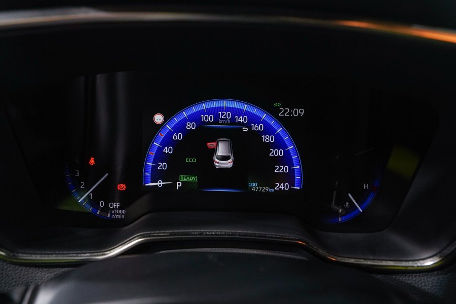 Toyota Corolla Híbrido 2.0 180H FEEL! E-CVT TOURING SPORT 8