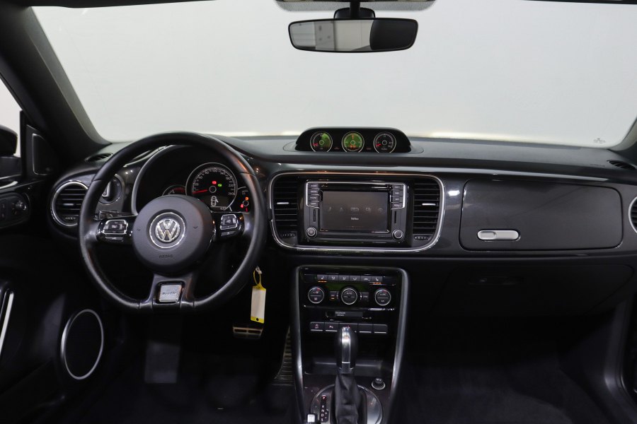 Volkswagen Beetle Gasolina Beetle Cabrio 1.4 TSI R-Line DSG 110kW 19