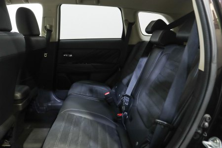 Mitsubishi Outlander Híbrido enchufable 2.0 PHEV Kaiteki Auto 4WD 35