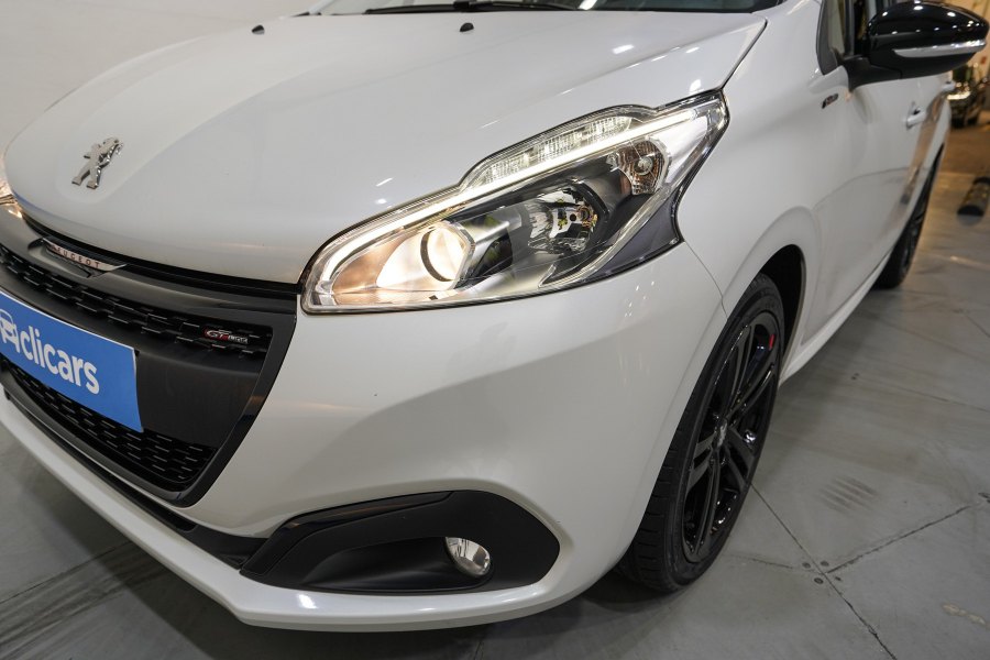 Peugeot 208 Gasolina 208 1.2 PureTech S&S GT Line 110 9