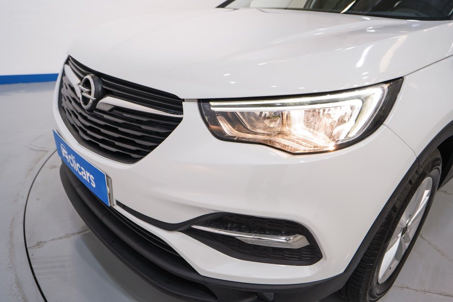 Opel Grandland X Gasolina 1.2 Turbo Selective 9