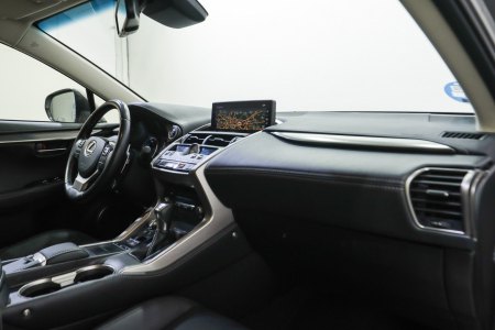 Lexus NX Híbrido 2.5 300h Executive Navigation 37