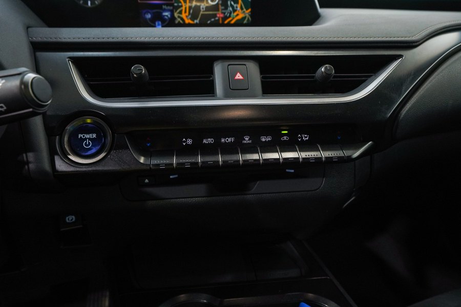 Lexus UX Híbrido 2.0 250h Business Navigation 24