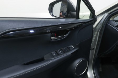 Lexus NX Híbrido 2.5 300h Business Navigation 2WD 19
