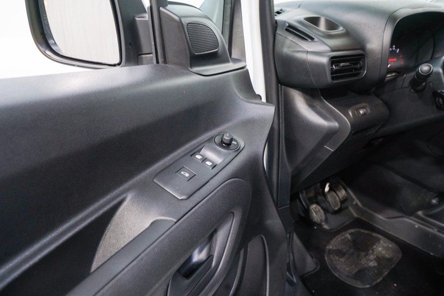 Citroën Berlingo Diésel Talla M BlueHDi 100 CONTROL 17