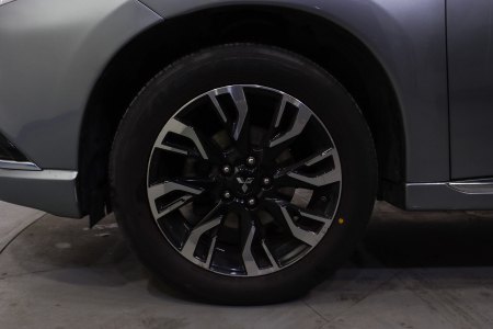 Mitsubishi Outlander Híbrido enchufable 2.0 PHEV Kaiteki Auto 4WD 12