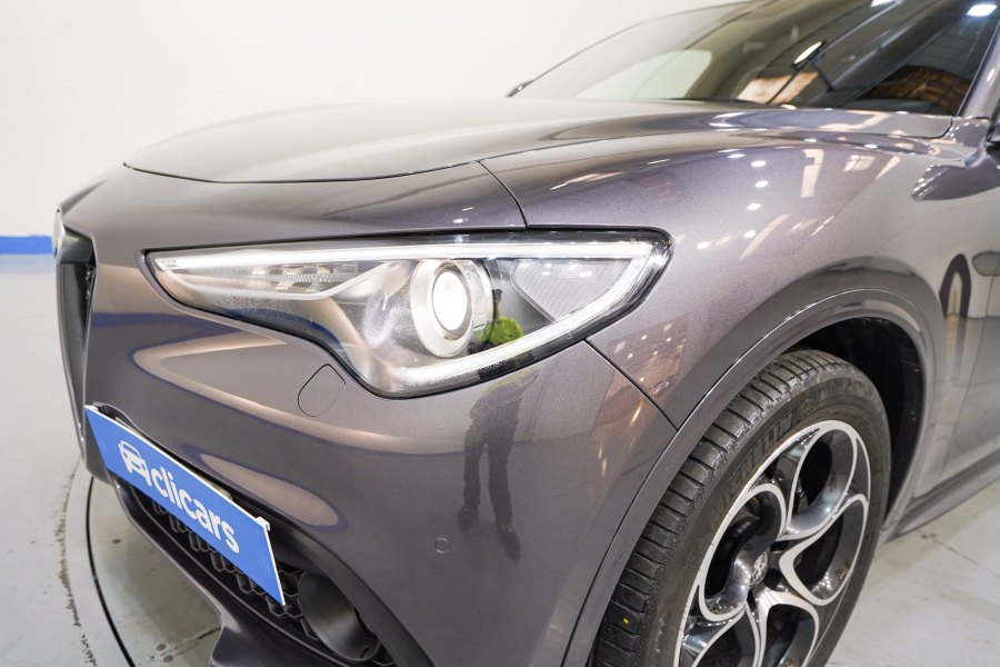 Alfa Romeo Stelvio Diésel 2.2 Diésel 154kW (210CV) Veloce Q4 9