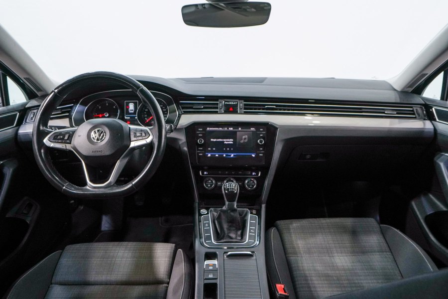 Volkswagen Passat Diésel Variant Executive 2.0 TDI 110kW (150CV) 11