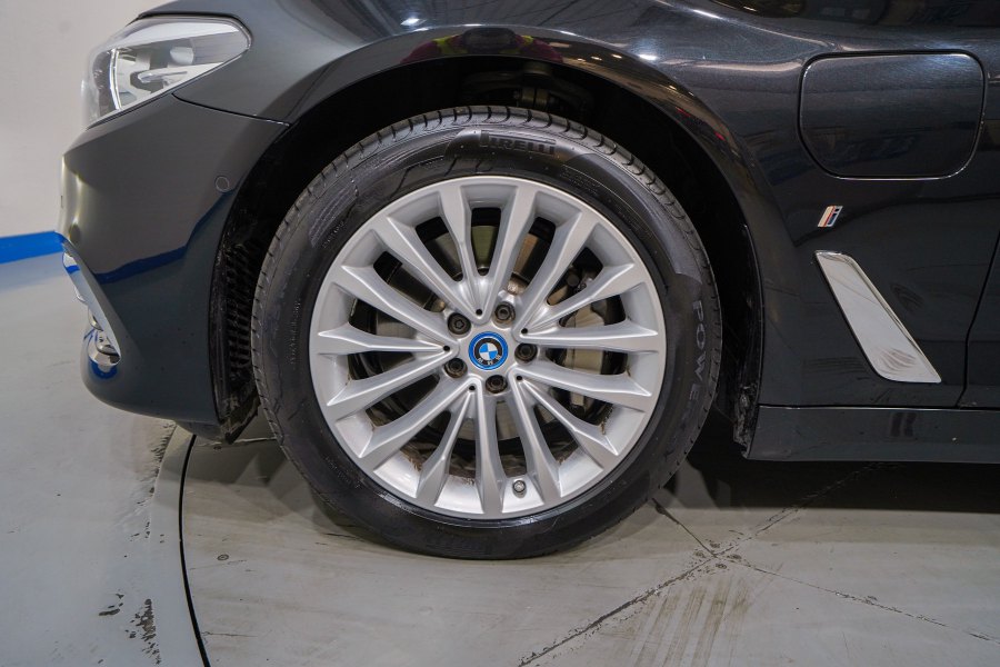 BMW Serie 5 Híbrido enchufable 530e iPerformance 9