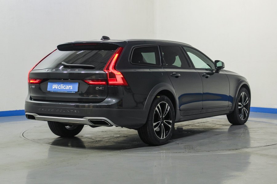 Volvo V90 Cross Country Diésel 2.0 D4 AWD Pro Auto 5