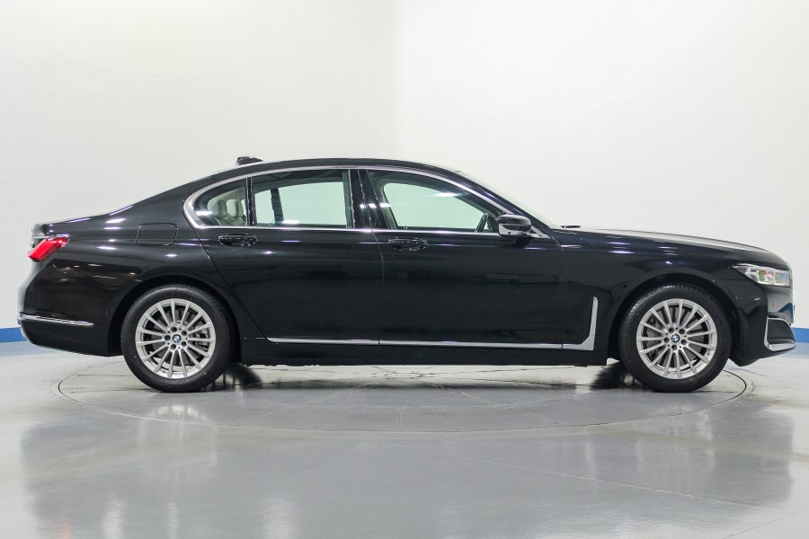 BMW Serie 7 Híbrido enchufable 745e 6