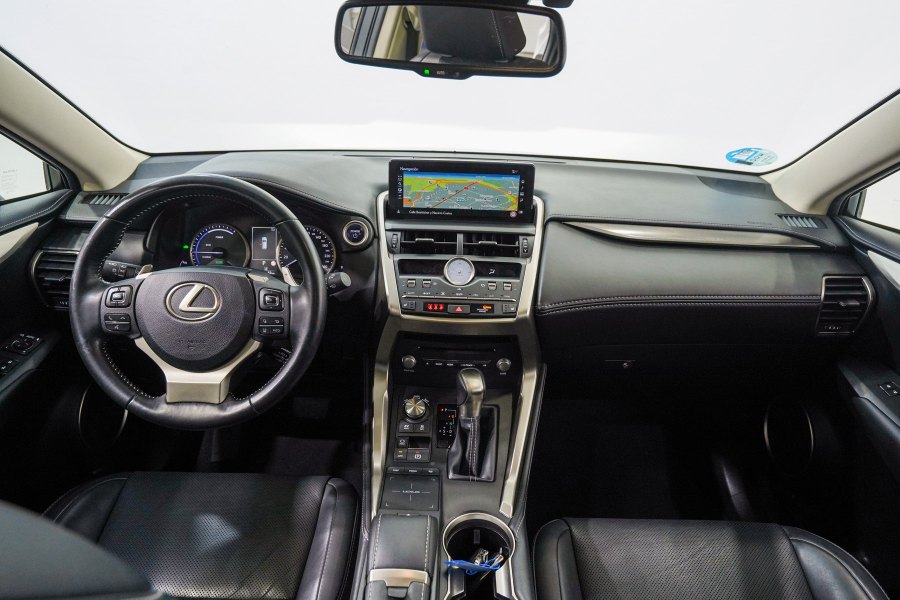 Lexus NX Híbrido NX 300h Executive Navigation 4WD 11