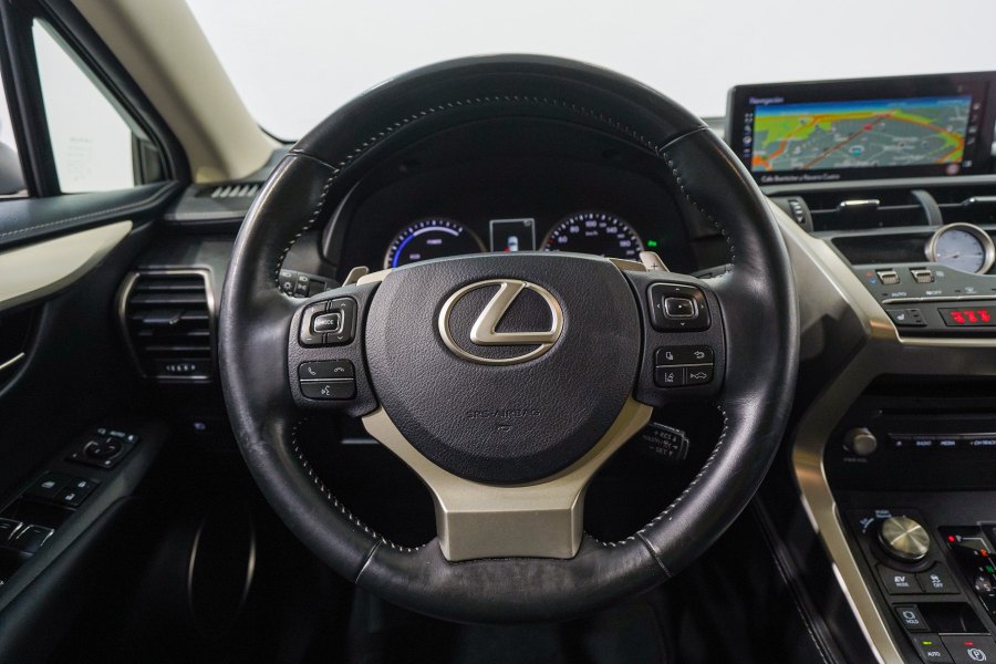 Lexus NX Híbrido NX 300h Executive Navigation 4WD 18