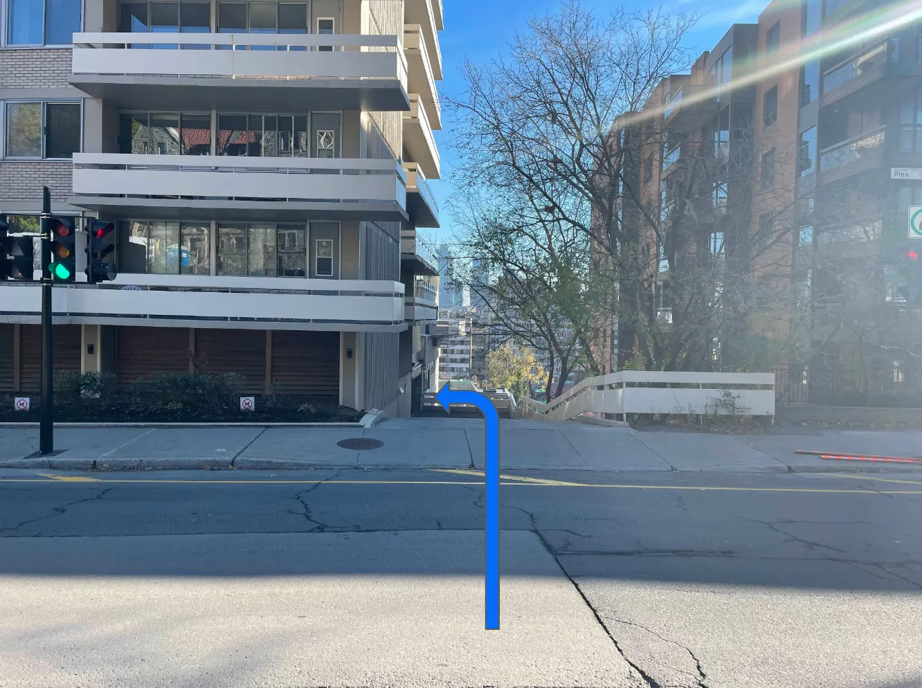 1212 Av. des Pins
