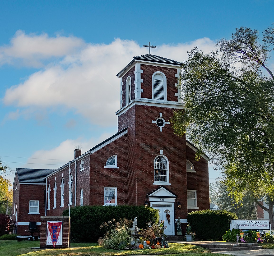 Historic Lee's Summit Christian Church Building - Clio