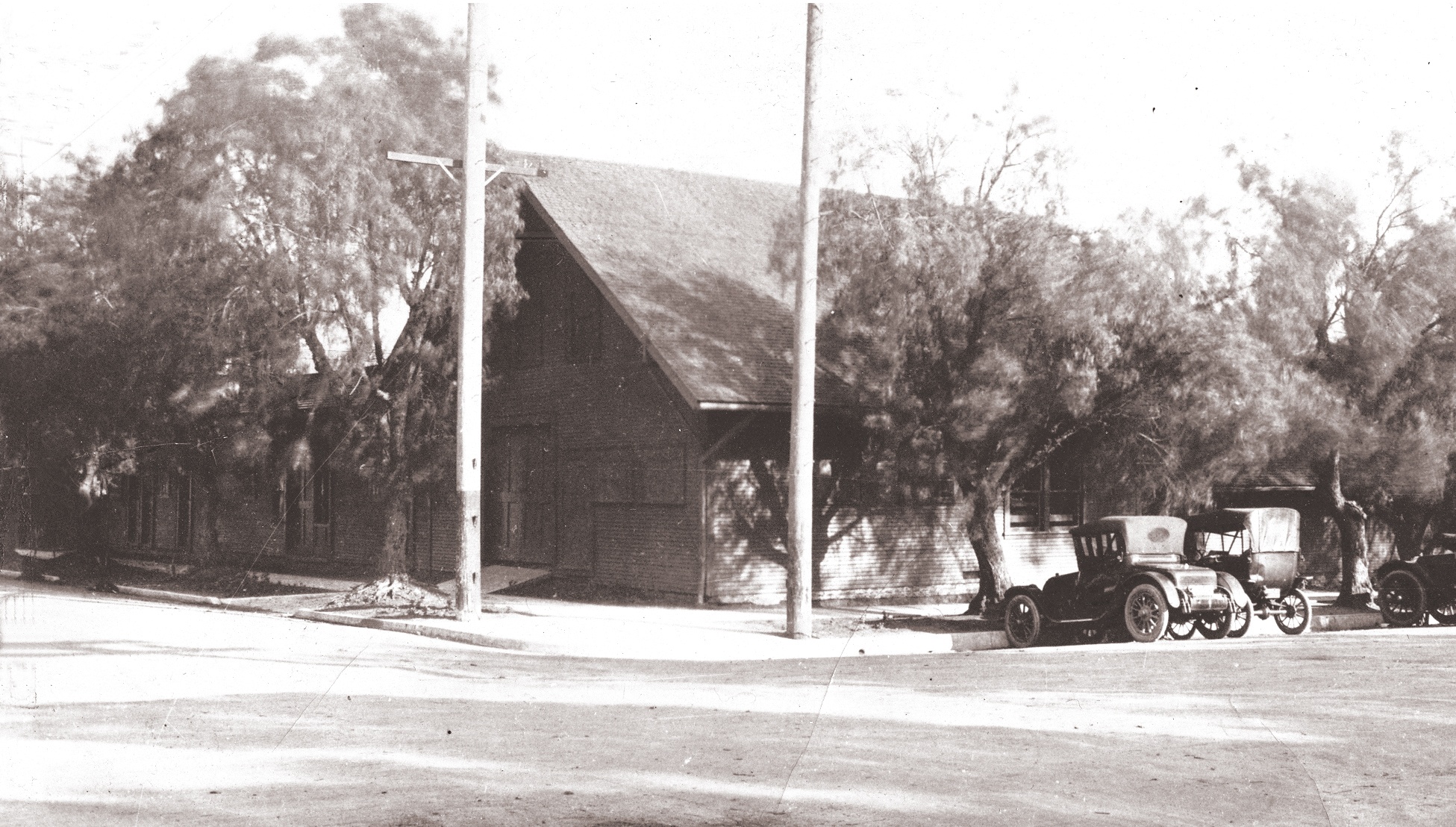 Building, Vehicle, Barn, Pole