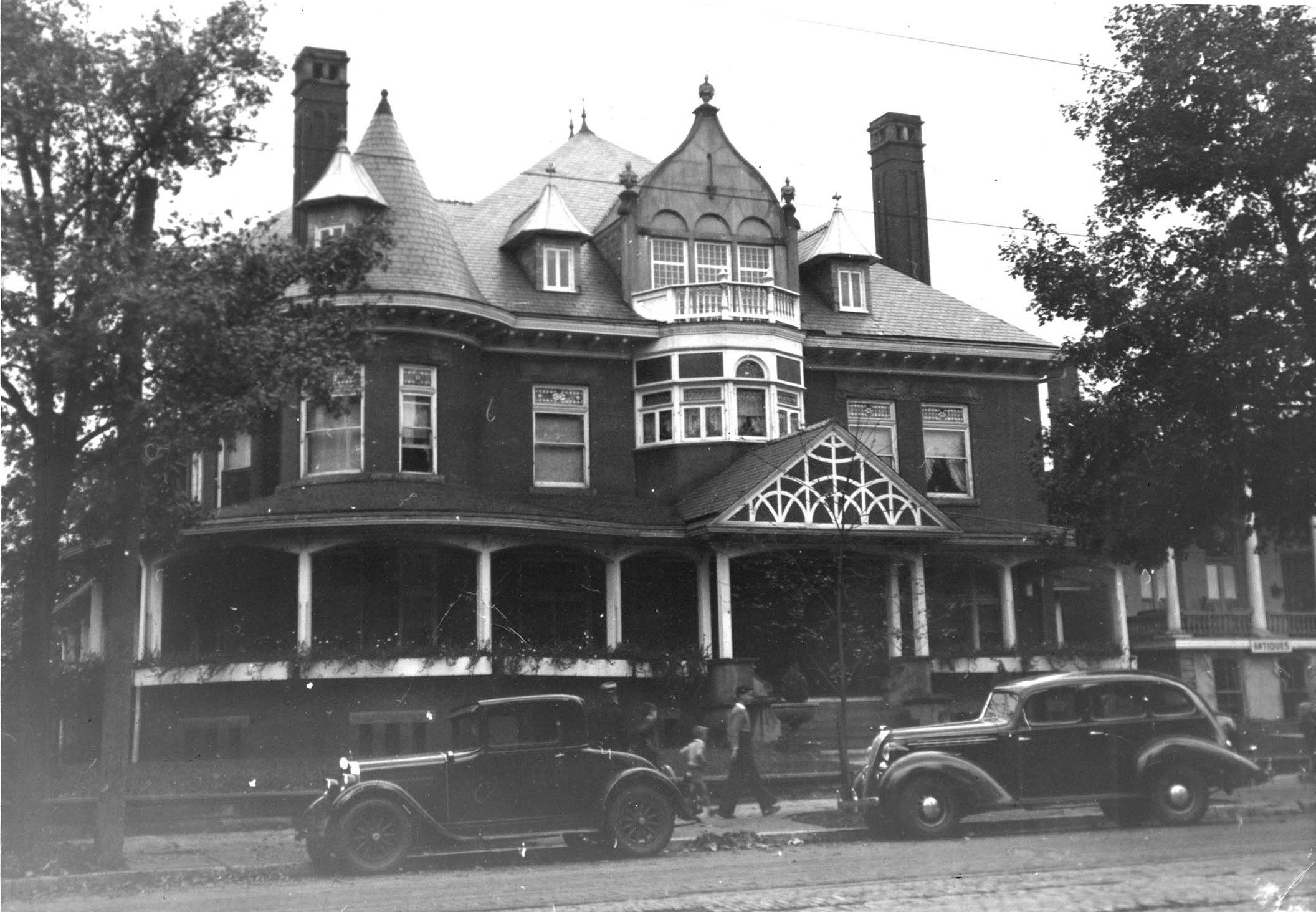 The Enslow Mansion in 1936, around the time of the murder of Juliette Buffington Enslow. Image courtesy of Marshall University Special Collections.