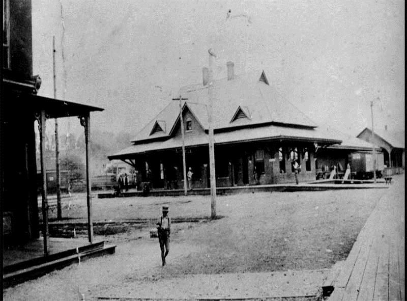 A photograph of the Spring City Depot, taken sometime around the end of the 19th Century or the early 20th Century.