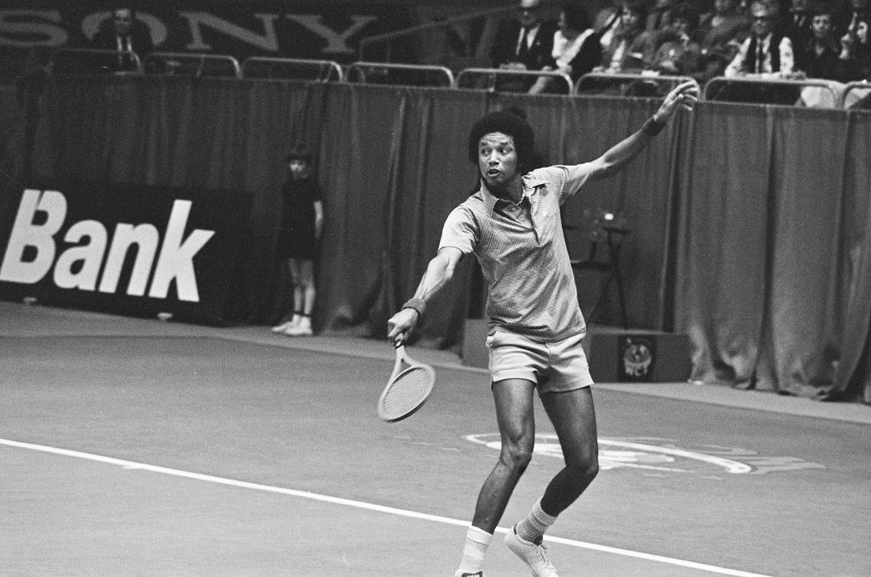 Arthur Ashe in Rotterdam in 1975 during the 1975 ABN World Tennis Tournament, which he won.